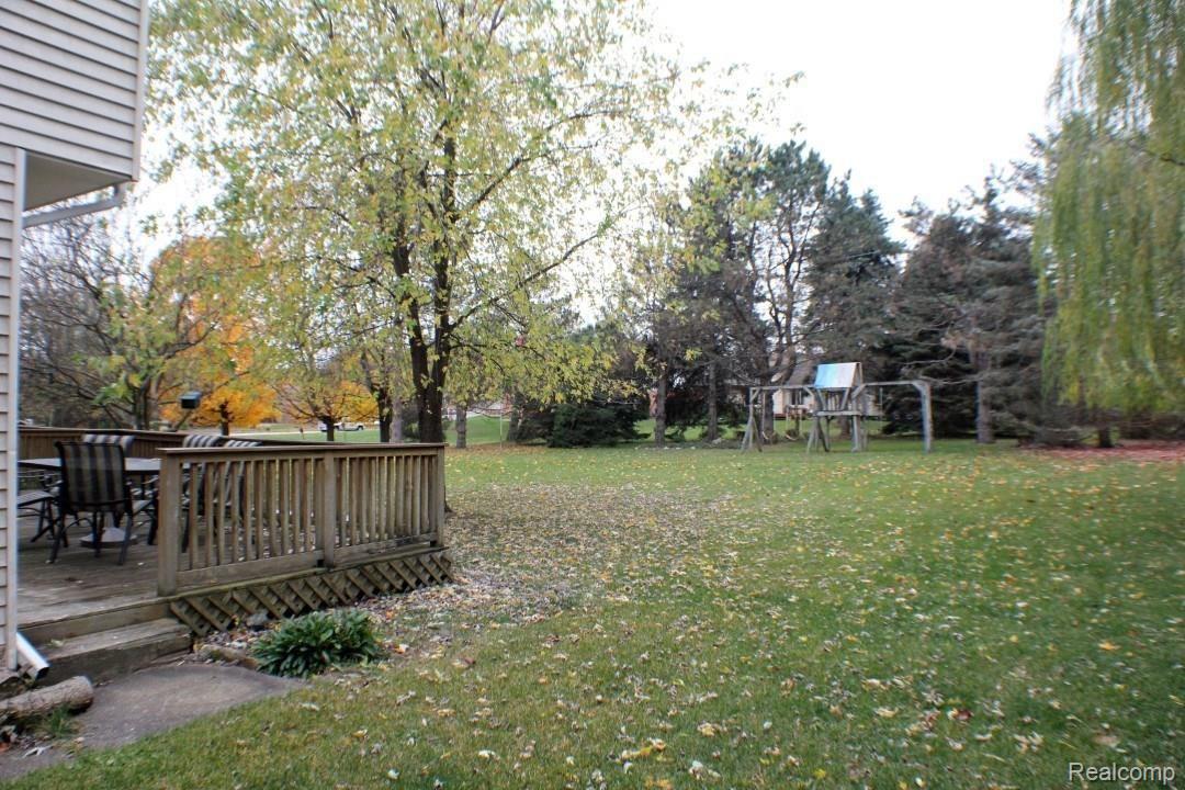 1319 West Fairview Lane Rochester, MI 48306 - Photo 12 of 18 Backyard.jpg