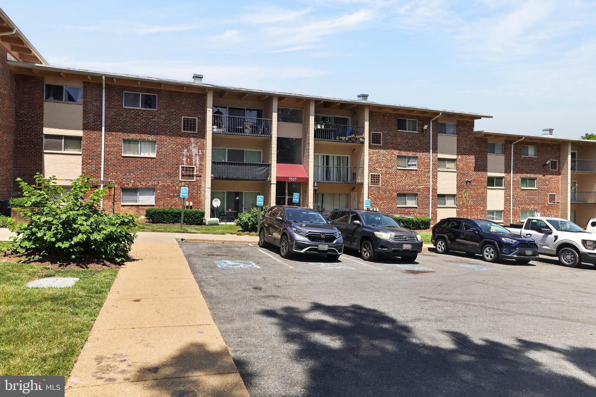 7527 Riverdale Road, Unit 1827 Hyattsville, MD 20784 - Photo 2 of 28