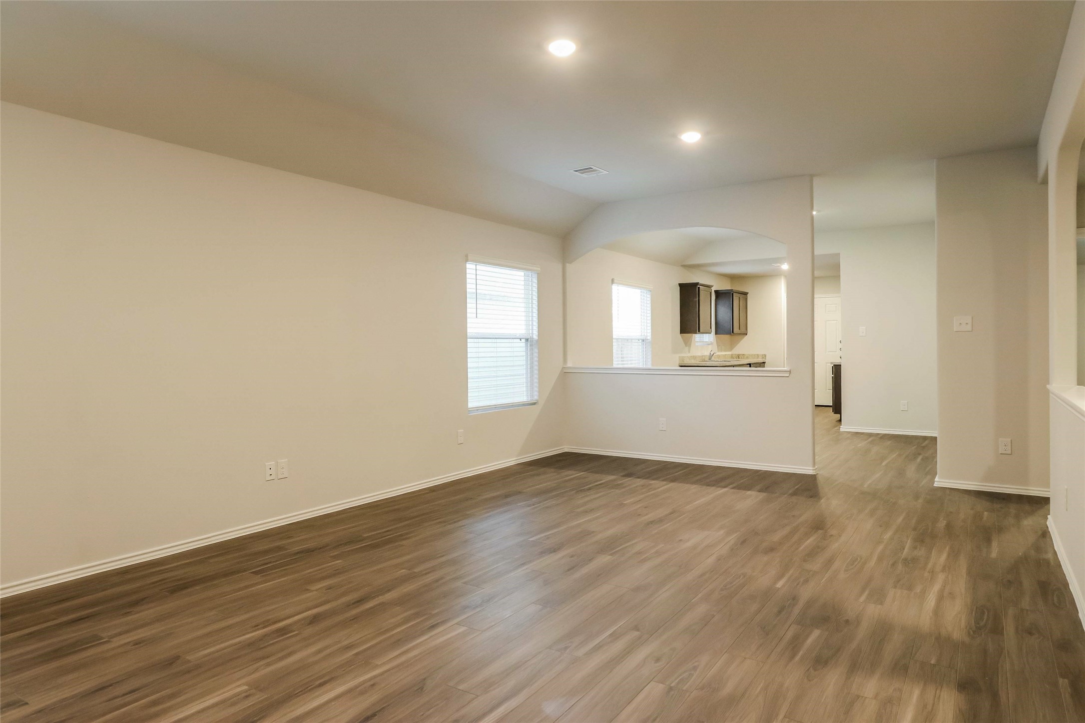 2134 Middle Rdg Drive Conroe, TX 77301 - Photo 16 of 19 Photos may be representative of the floor plan and not the exact home. Finishes, layout, and features of the actual property for lease may vary.