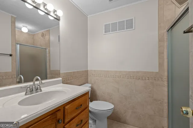 a view of a garden with plants