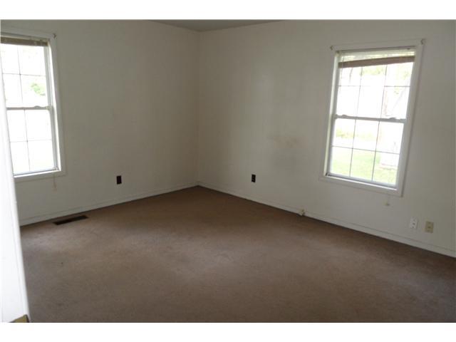 210 Schoolhouse Road Franklin, IN 46131 - Photo 4 of 7 Gallery Image 4