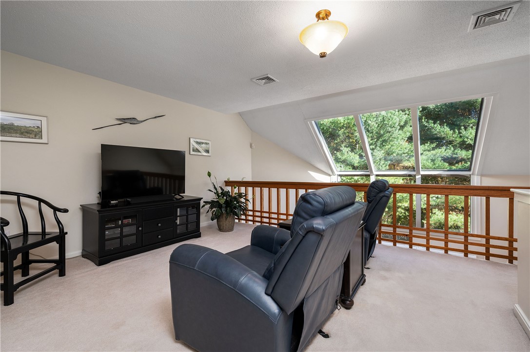 80 Fisher Road, Unit 10 Cumberland, RI 02864 - Photo 20 of 38 Gallery Image 20