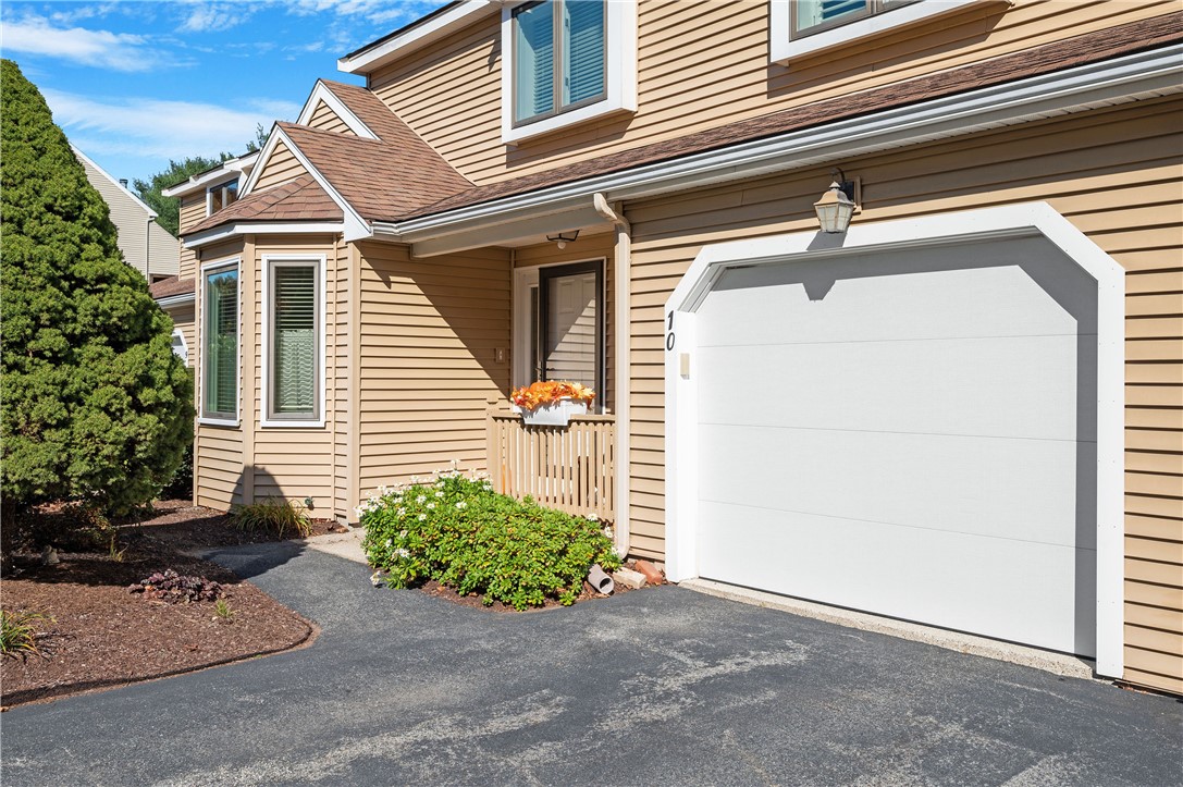 80 Fisher Road, Unit 10 Cumberland, RI 02864 - Photo 3 of 38 Gallery Image 3