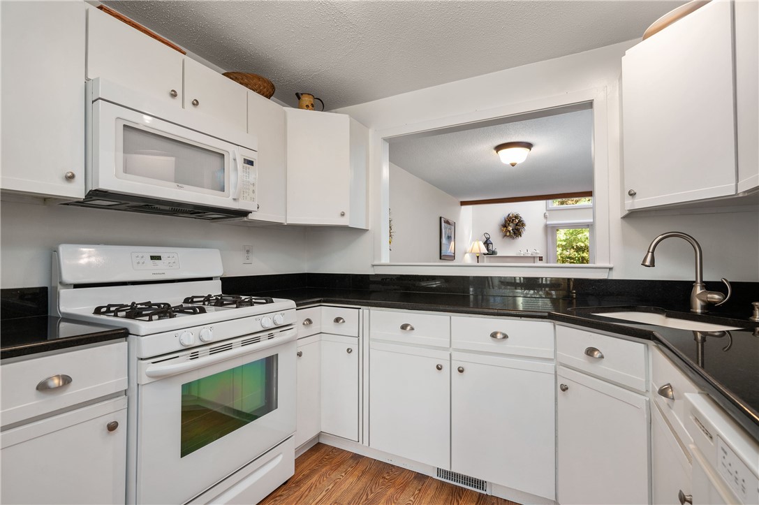 80 Fisher Road, Unit 10 Cumberland, RI 02864 - Photo 7 of 38 Gallery Image 7