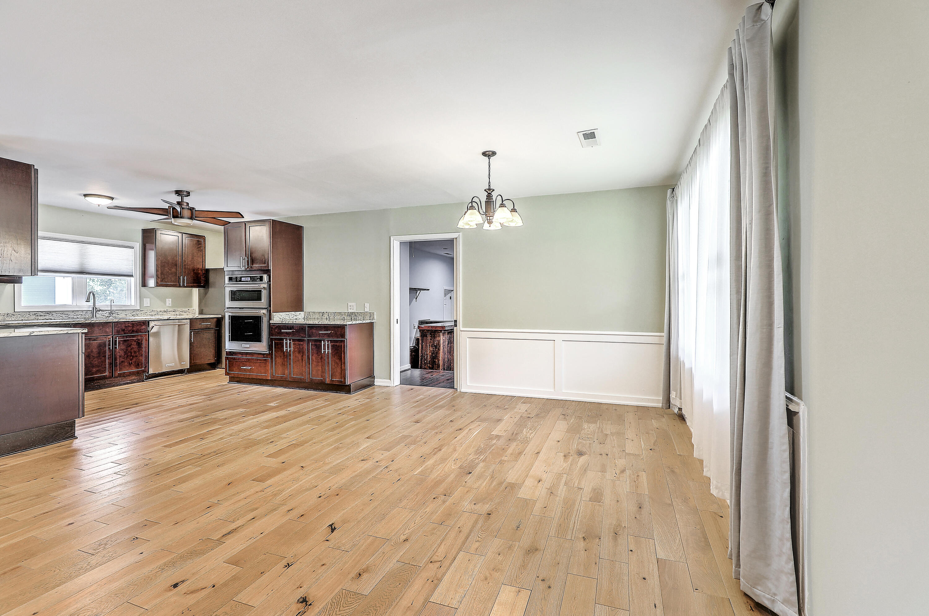 1288 Old Colony Road Mount Pleasant, SC 29464 - Photo 11 of 41 Kitchen & Dining