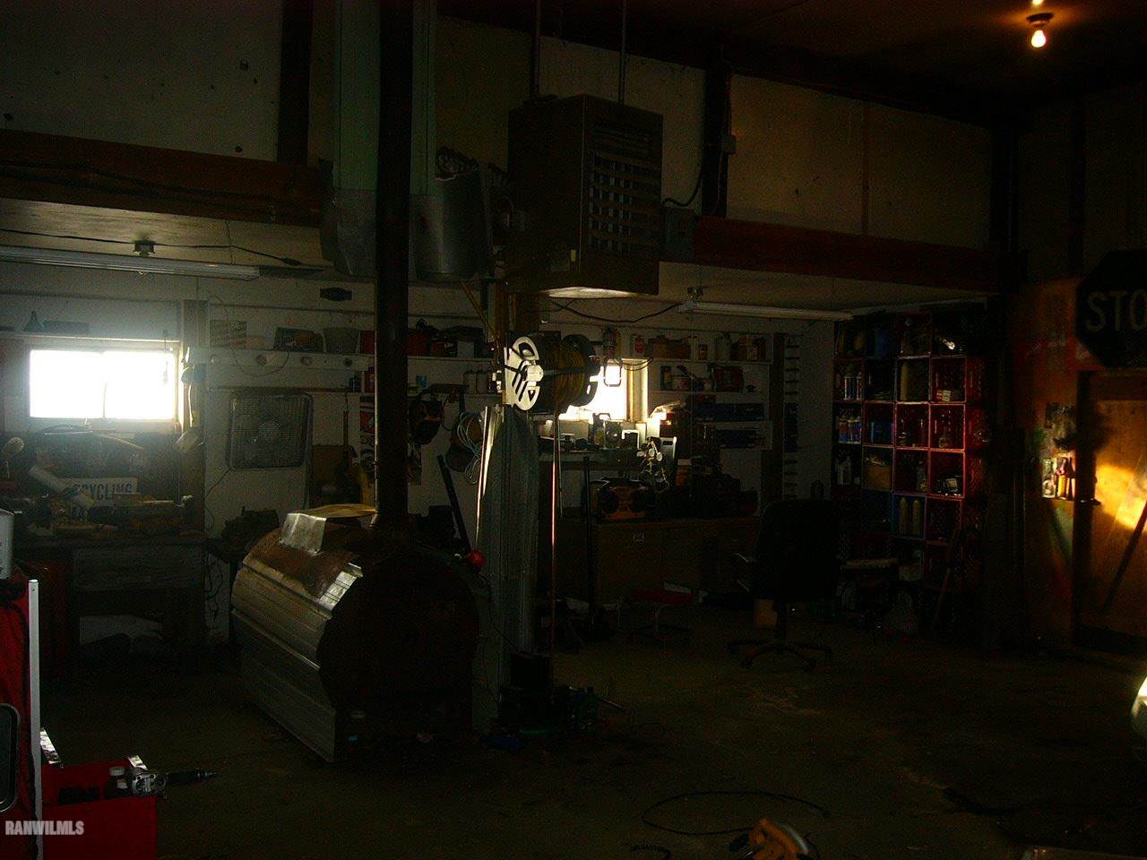 682 North Kent Road Kent, IL 61044 - Photo 7 of 13 a room with furniture
