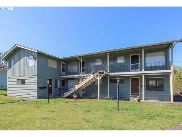 $725,000 | 923 South Fir Street, Canby, OR 97013