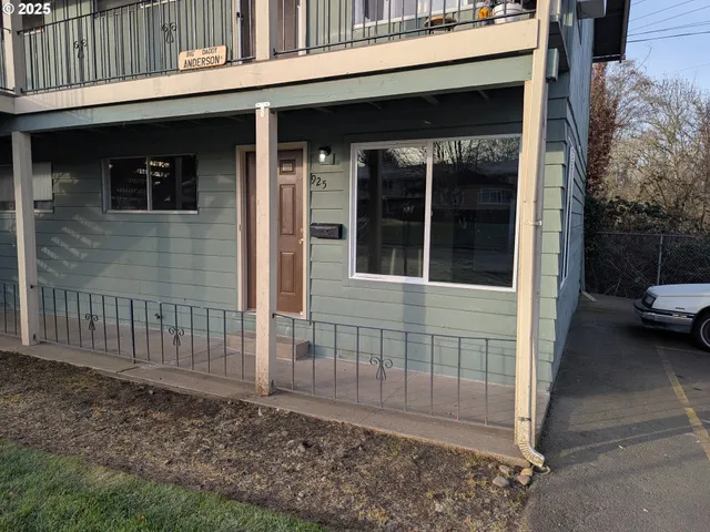 $725,000 | 923 South Fir Street, Canby, OR 97013