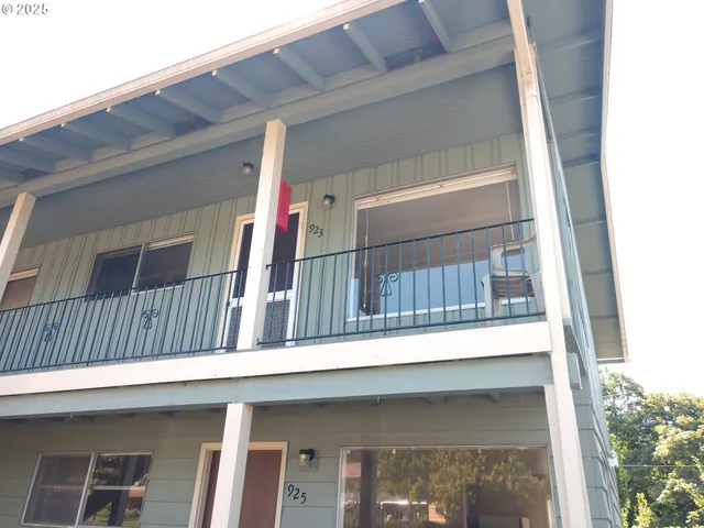 $725,000 | 923 South Fir Street, Canby, OR 97013
