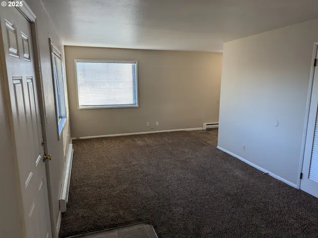 $725,000 | 923 South Fir Street, Canby, OR 97013