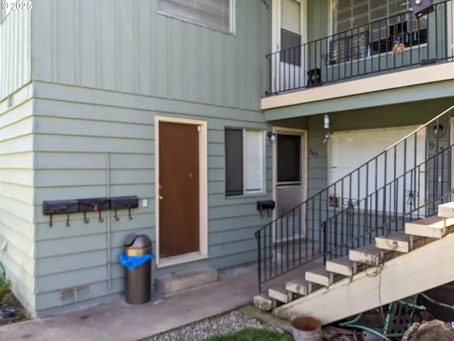 $725,000 | 923 South Fir Street, Canby, OR 97013