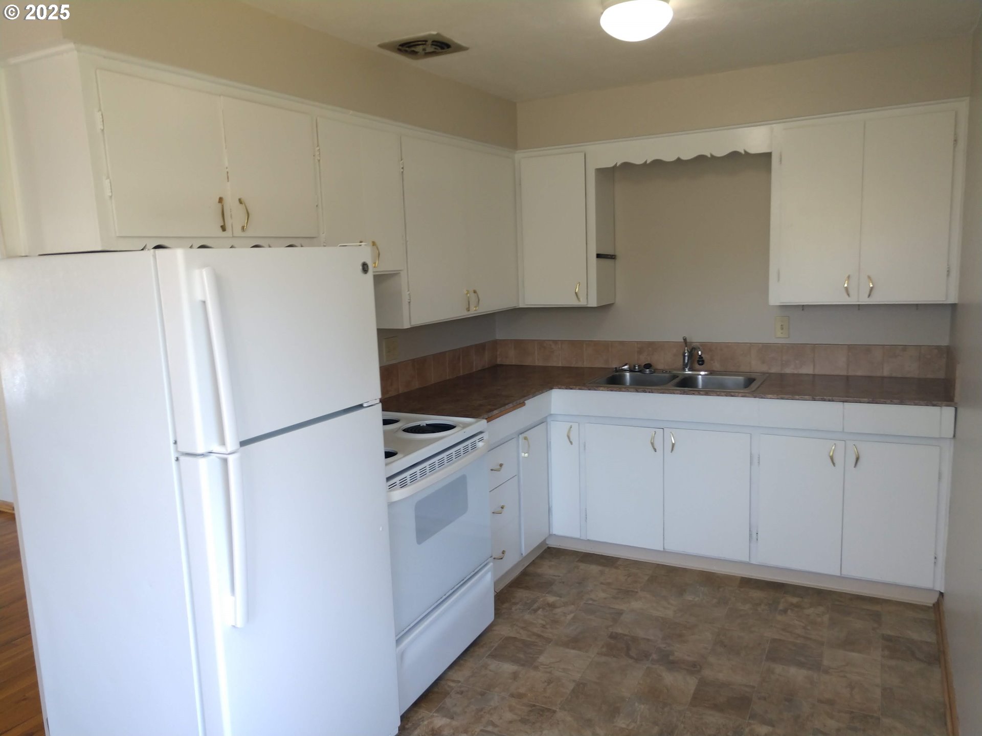 923 South Fir Street Canby, OR 97013 - Photo 7 of 48