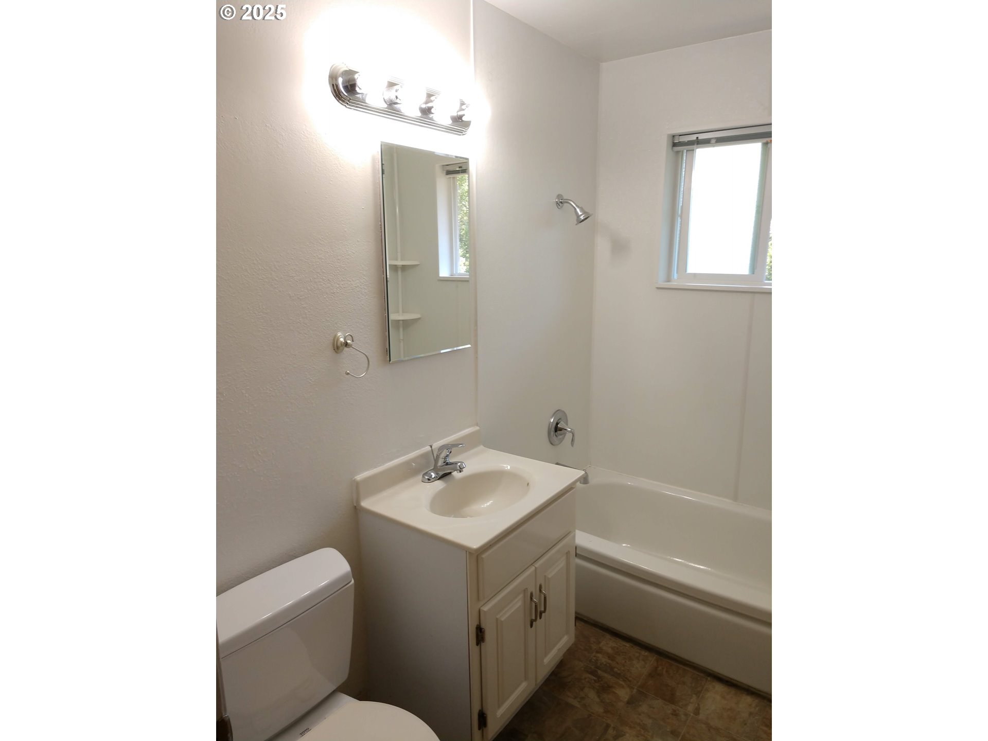 923 South Fir Street Canby, OR 97013 - Photo 9 of 48