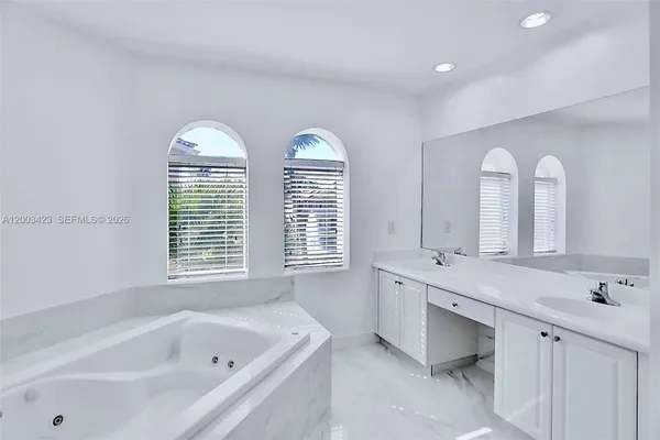 $7,800 | 21032 Northeast 32nd Avenue, Unit 21032, Aventura, FL 33180