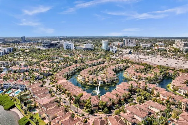 $7,800 | 21032 Northeast 32nd Avenue, Unit 21032, Aventura, FL 33180