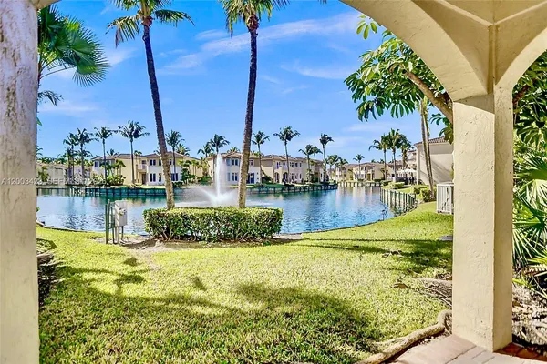 $7,800 | 21032 Northeast 32nd Avenue, Unit 21032, Aventura, FL 33180