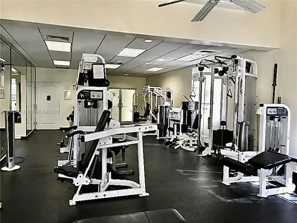 $7,800 | 21032 Northeast 32nd Avenue, Unit 21032, Aventura, FL 33180