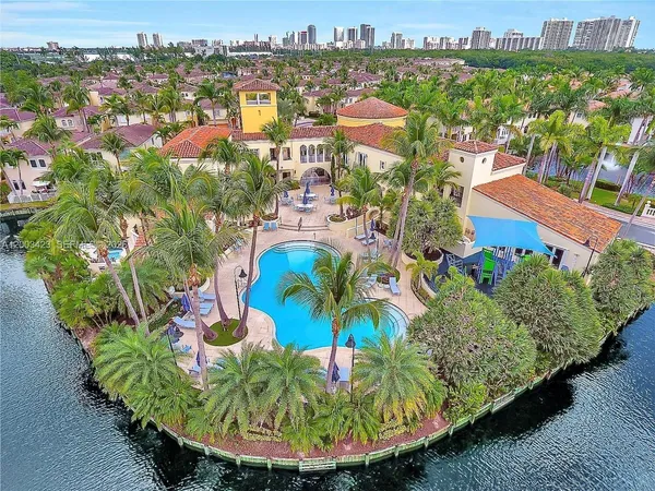 $7,800 | 21032 Northeast 32nd Avenue, Unit 21032, Aventura, FL 33180