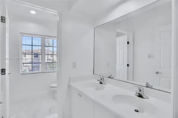 $7,800 | 21032 Northeast 32nd Avenue, Unit 21032, Aventura, FL 33180