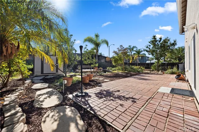 a picture of lake view