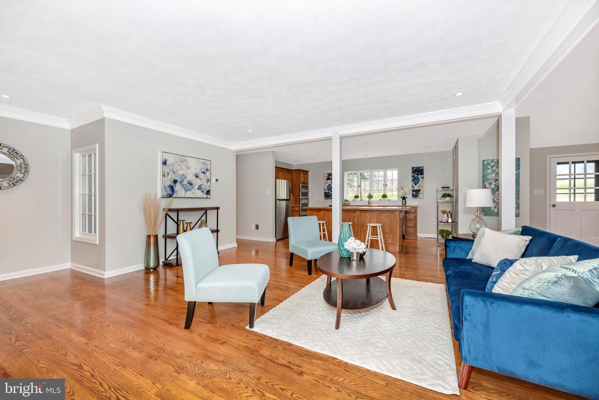 Living Room To Kitchen