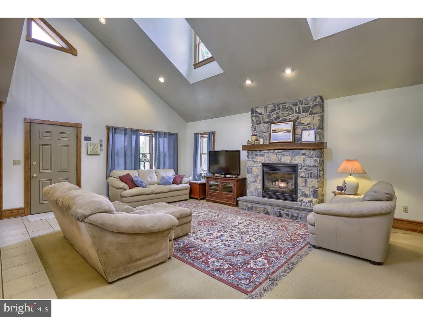 9 Evans Hill Road Reading, PA 19608 - Photo 5 of 25