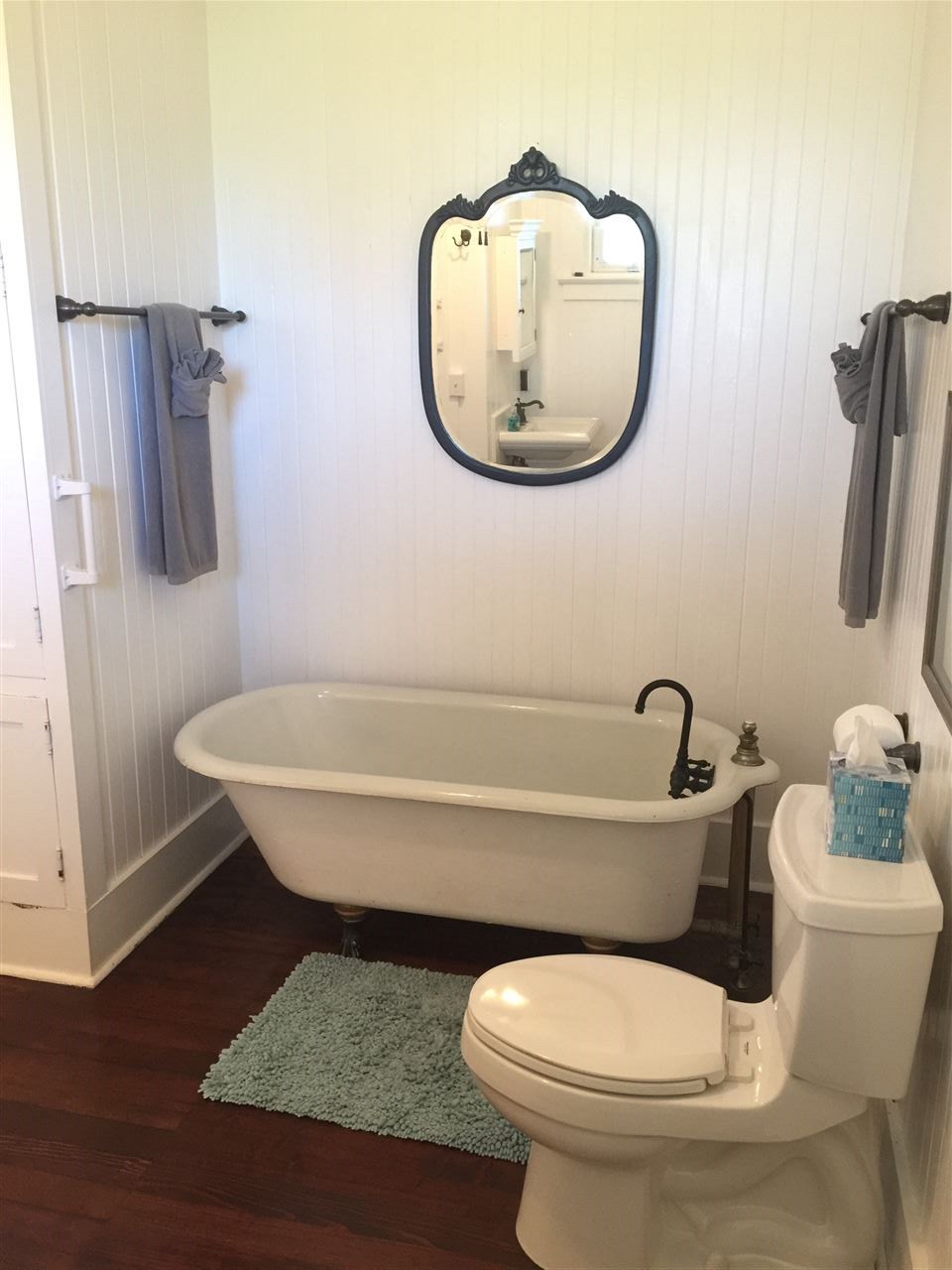 1061 Kokomo Road Haiku, HI 96708 - Photo 12 of 30 a bathroom with a toilet and a sink