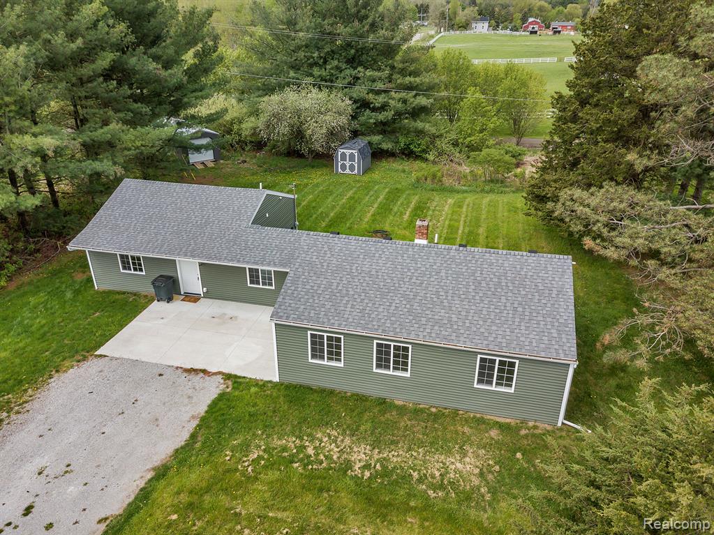 1746 Hadley Road Lapeer, MI 48446 - Photo 1 of 23