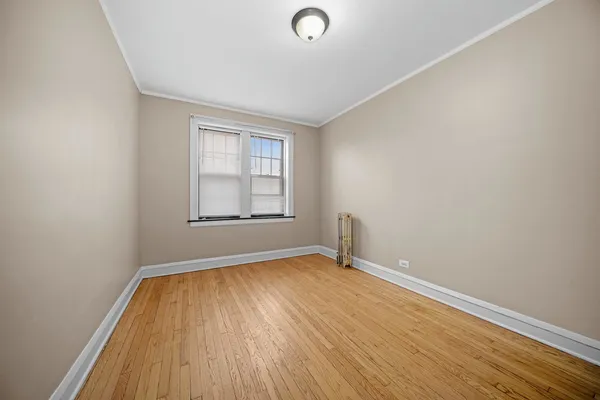 $1,795 | 230 Elmwood Avenue, Unit 1S, Evanston, IL 60202