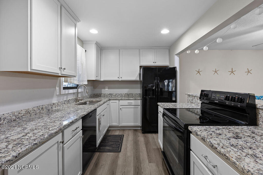 718 Azalea Drive, Unit 453 Hampstead, NC 28443 - Photo 12 of 26 IMG_8378