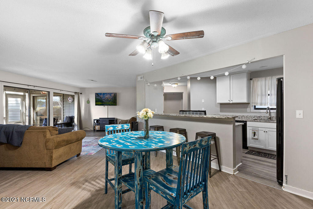 718 Azalea Drive, Unit 453 Hampstead, NC 28443 - Photo 9 of 26 IMG_8369