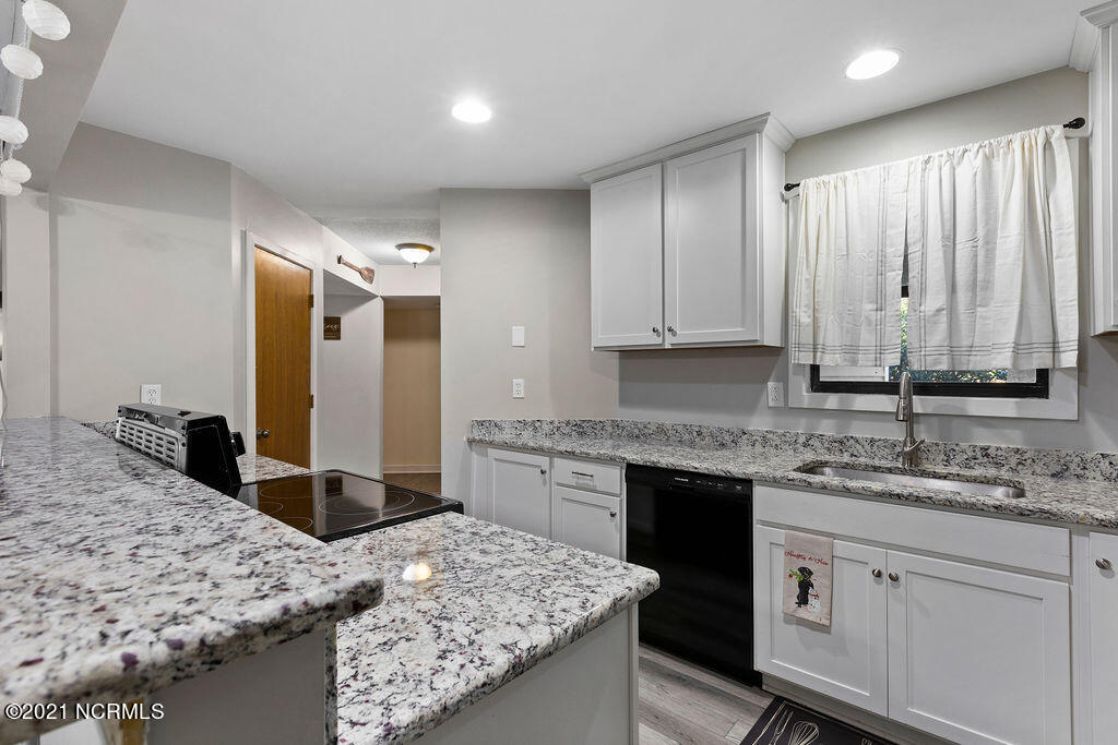 718 Azalea Drive, Unit 453 Hampstead, NC 28443 - Photo 10 of 26 IMG_8372