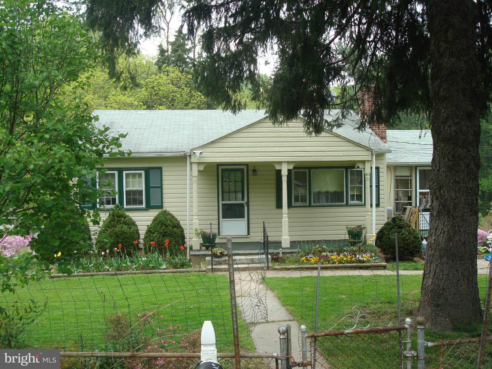 921 Grays Lane Silver Spring, MD 20902 - Photo 2 of 27 Exterior (Front)