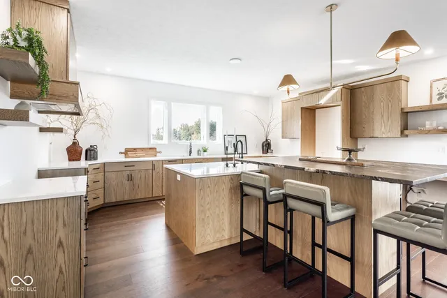 $999,000 | 13808 West County Road 500, Jasonville, IN 47438