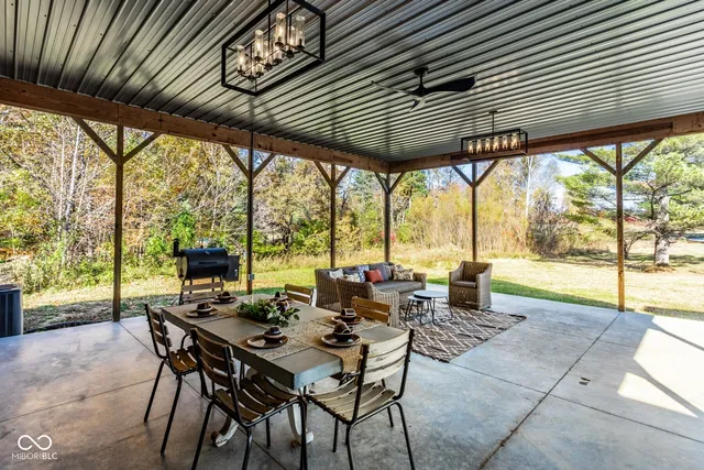 $999,000 | 13808 West County Road 500, Jasonville, IN 47438