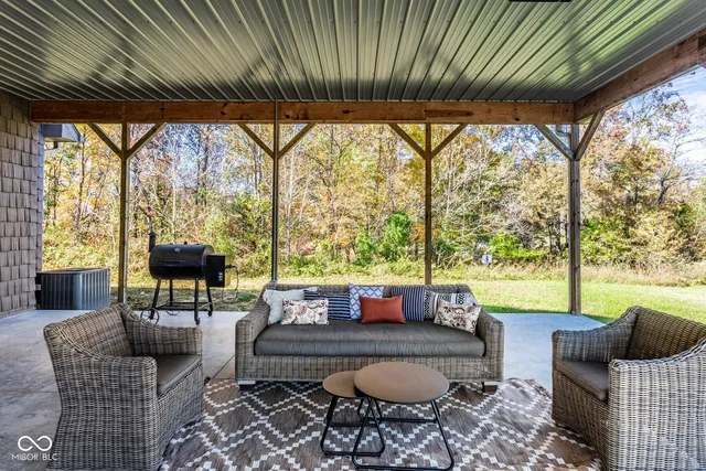 $999,000 | 13808 West County Road 500, Jasonville, IN 47438