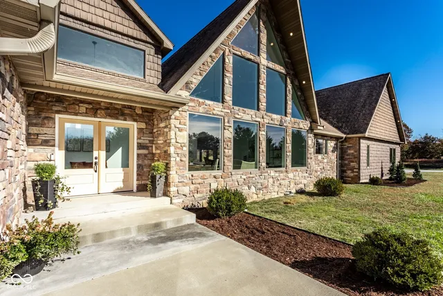 $999,000 | 13808 West County Road 500, Jasonville, IN 47438