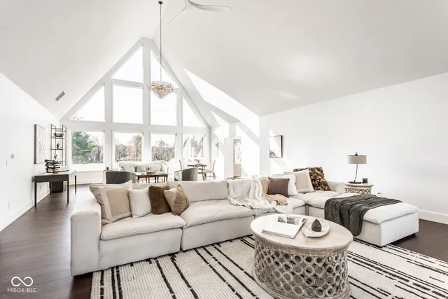 $999,000 | 13808 West County Road 500, Jasonville, IN 47438