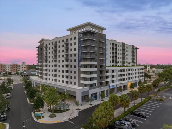 $3,600 | 200 Northeast 1st Avenue, Unit 105, Pompano Beach, FL 33060