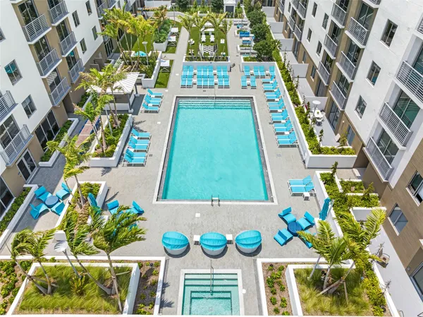 $3,600 | 200 Northeast 1st Avenue, Unit 105, Pompano Beach, FL 33060