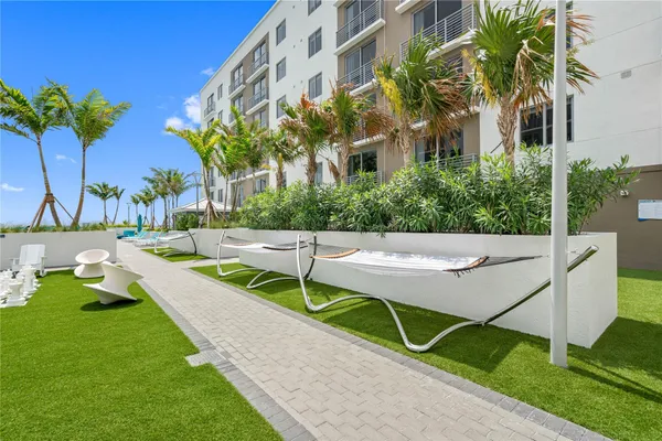 $3,300 | 200 Northeast 1st Avenue, Unit 105, Pompano Beach, FL 33060