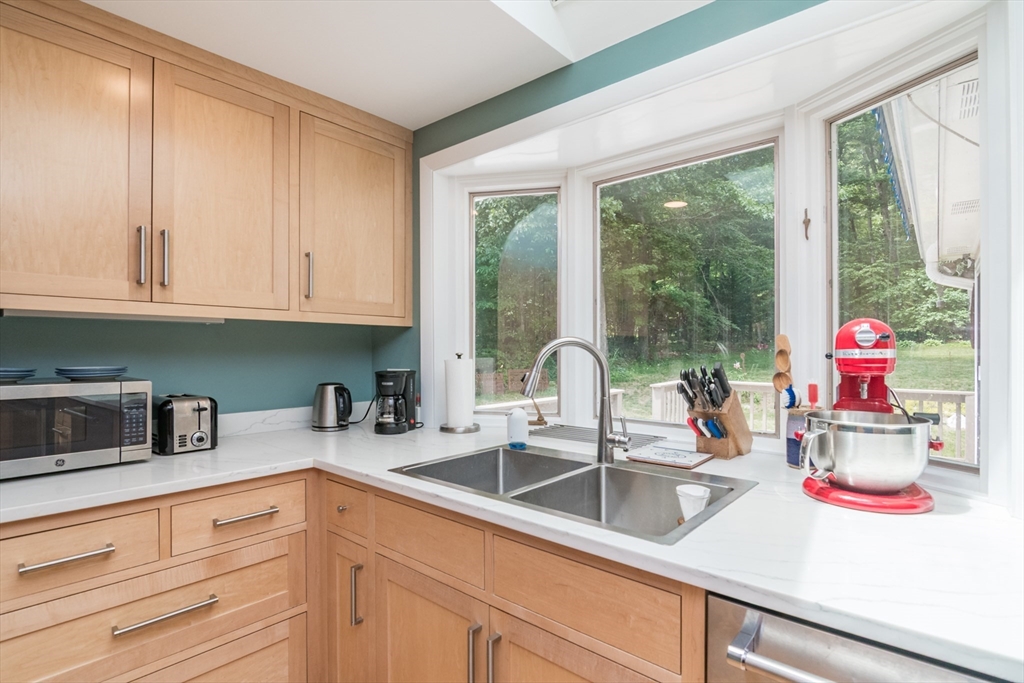 669 Westhampton Road Northampton, MA 01062 - Photo 15 of 42