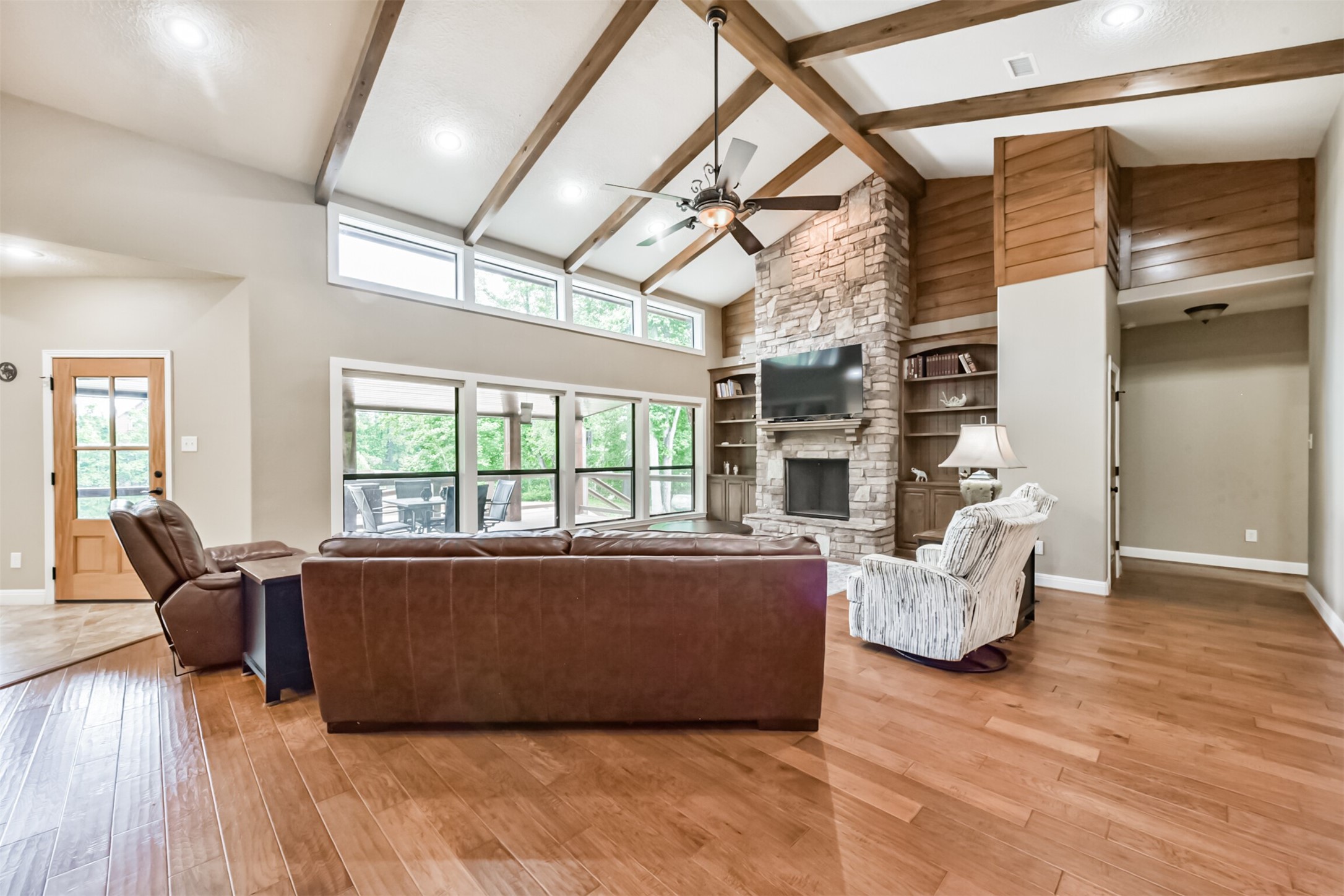46 Deer Ridge Cleveland, TX 77327 - Photo 6 of 40 a living room with furniture and a large window