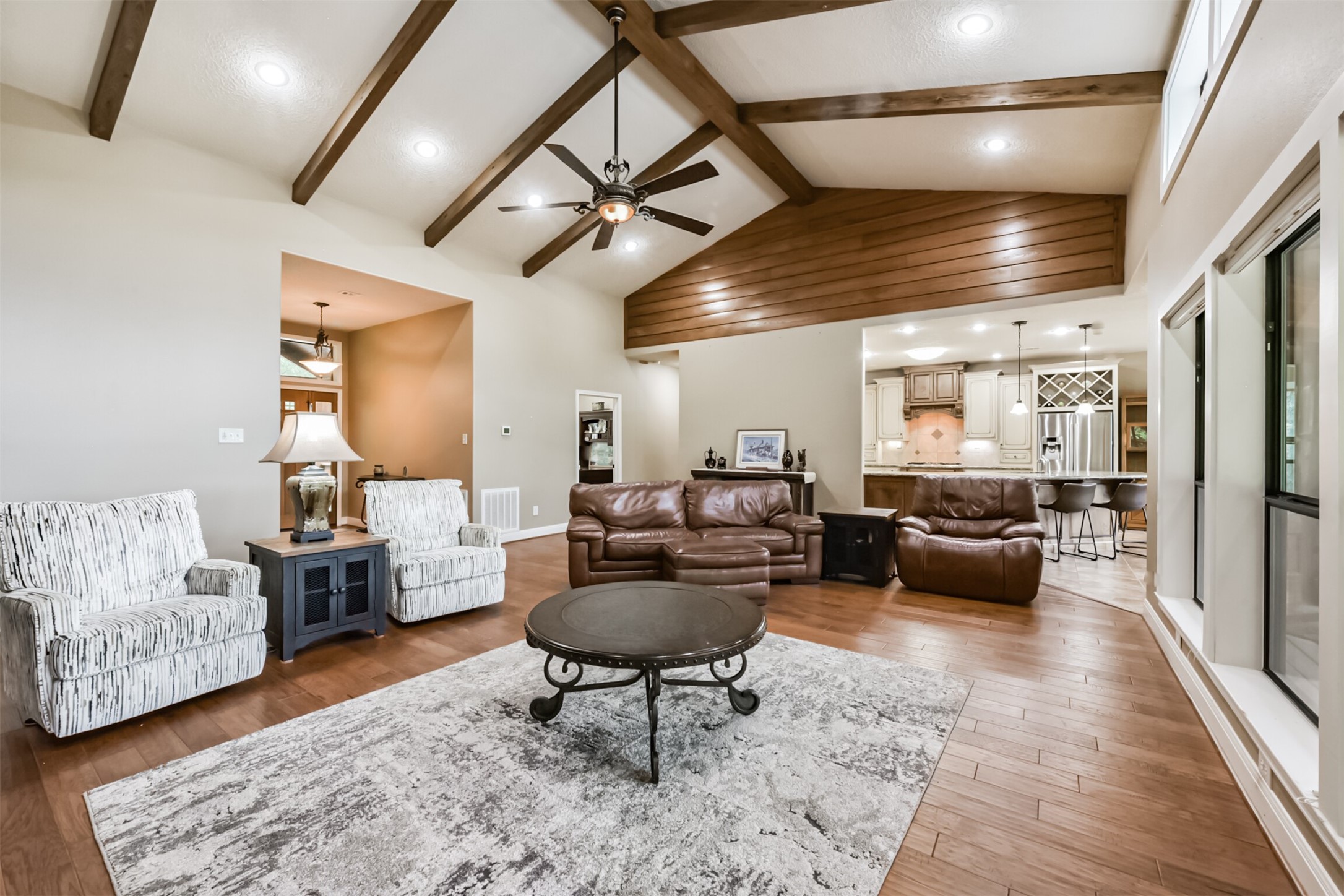 46 Deer Ridge Cleveland, TX 77327 - Photo 8 of 40 a living room with furniture and a chandelier