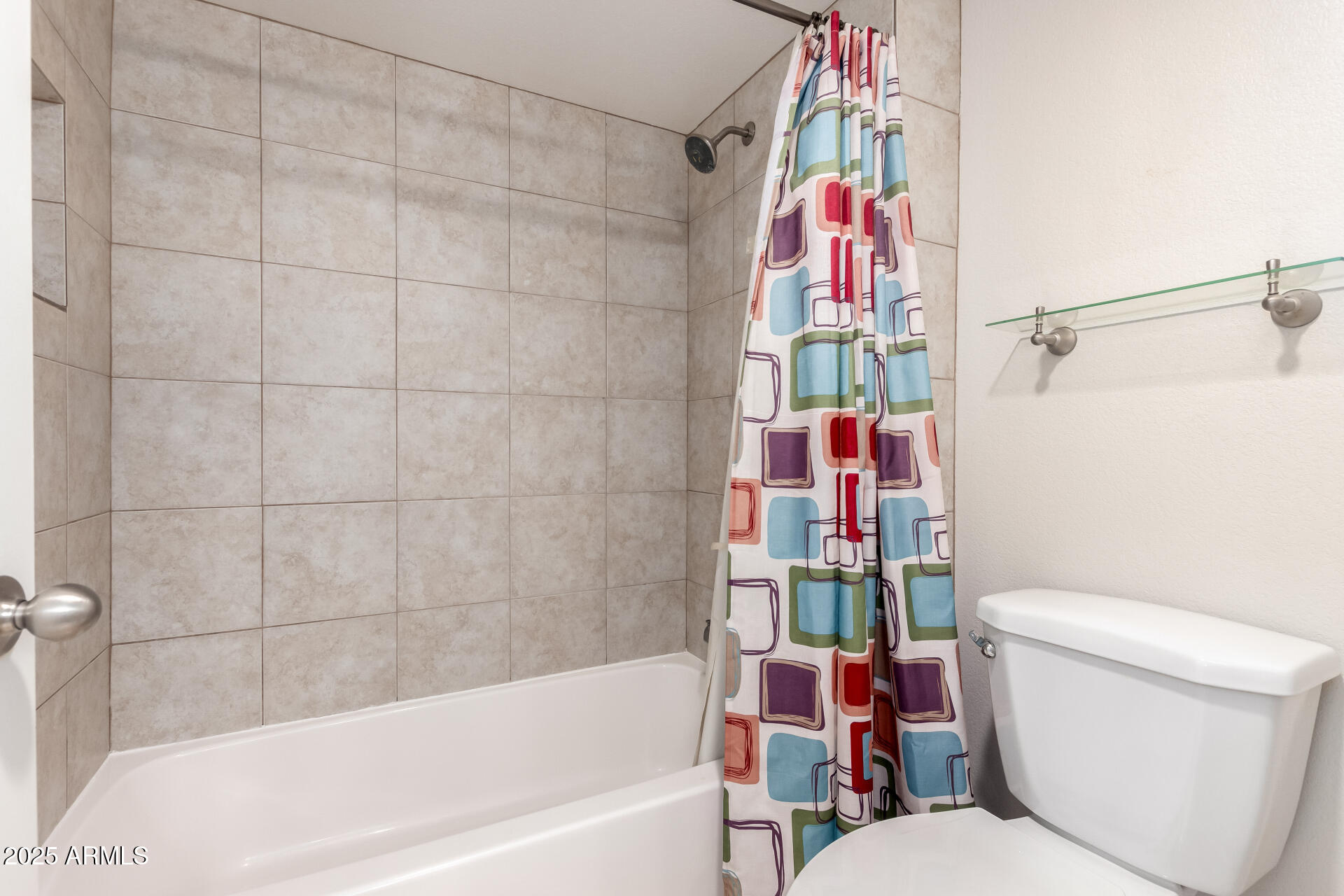 4303 East Cactus Road, Unit 408 Phoenix, AZ 85032 - Photo 19 of 33 19 Bathroom