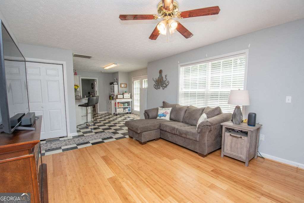 67 Roger Arnold Road Grantville, GA 30220 - Photo 12 of 36