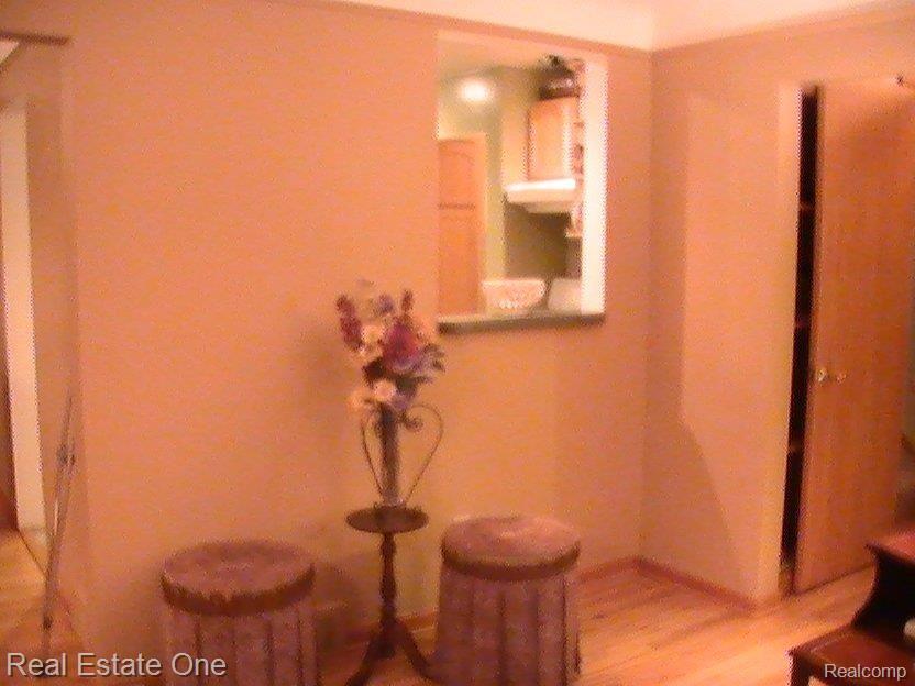 835 Drexel Street Dearborn, MI 48128 - Photo 10 of 24 835 Drexel 027