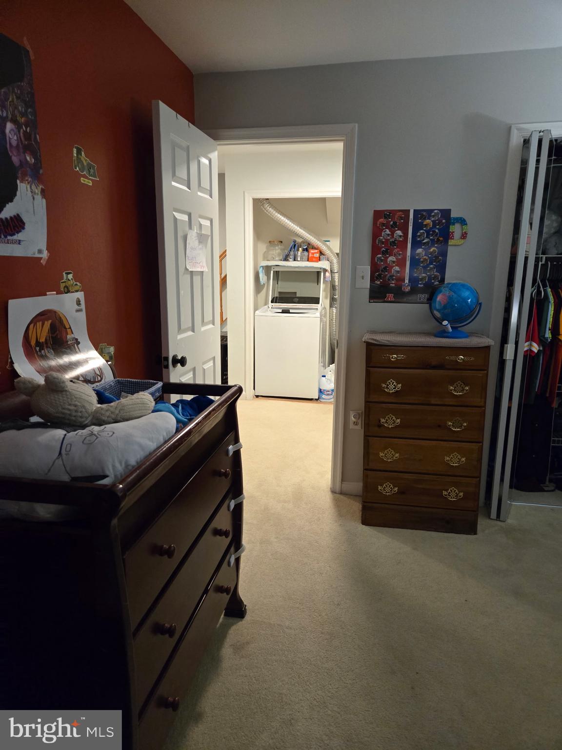 7879 Apache Ridge Court Manassas, VA 20109 - Photo 13 of 22 a living room with furniture and a flat tv screen