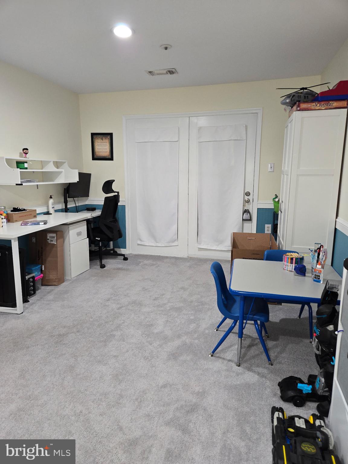 7879 Apache Ridge Court Manassas, VA 20109 - Photo 5 of 22 a living room with furniture and a dining table