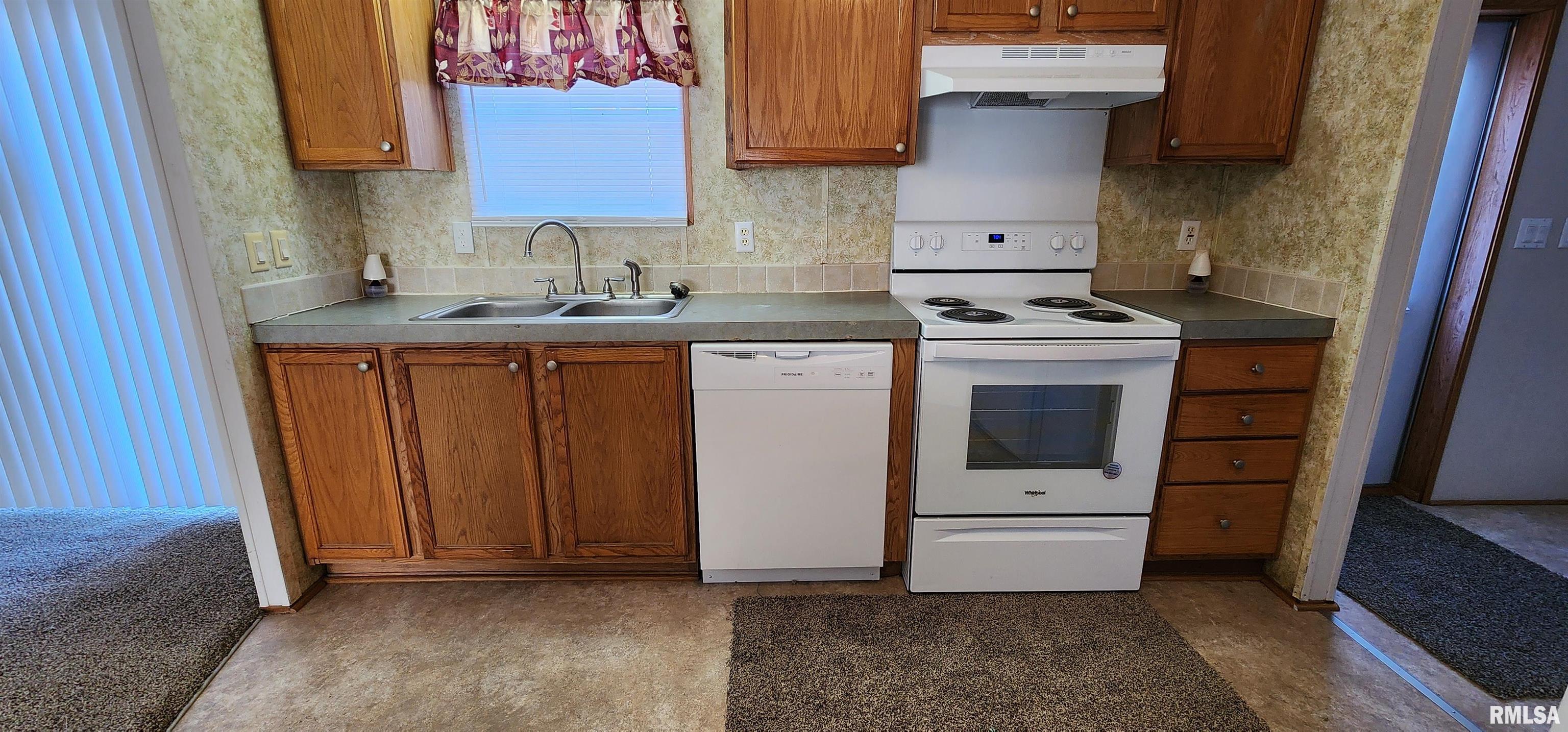 13477 Ruembler Crossing Road Benton, IL 62812 - Photo 16 of 37 Gallery Image 16